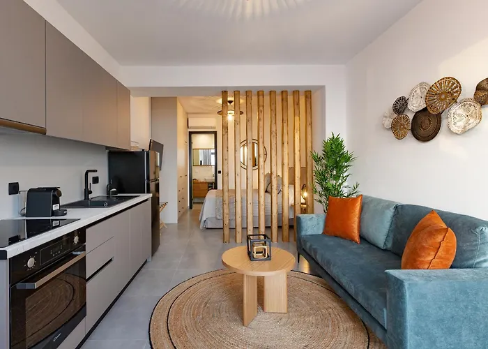 Agios Antonios ηouses Пиргос