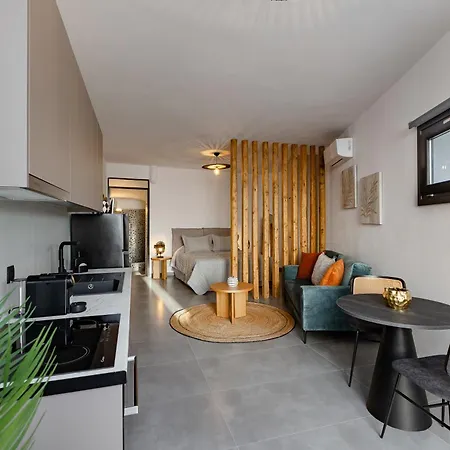 Agios Antonios ηouses Pýrgos