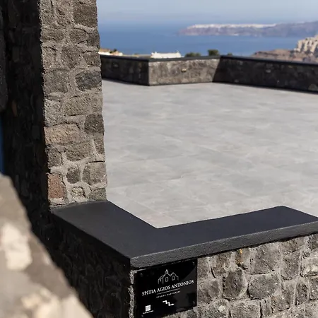 Agios Antonios ηouses * Pýrgos