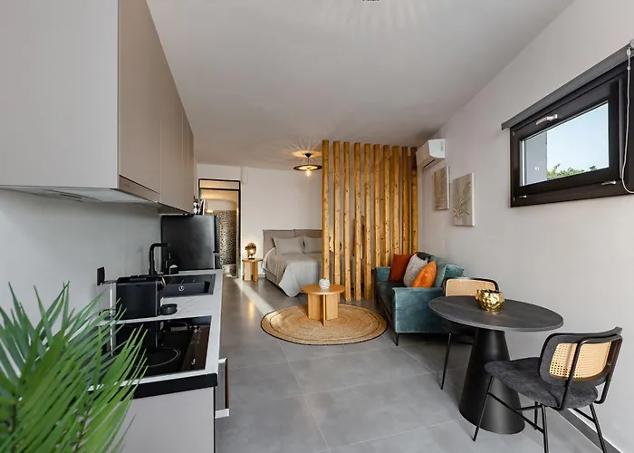 Agios Antonios ηouses Pýrgos